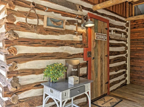 'gruene Cabin' - Pet Friendly New Braunfels Studio
