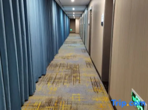 Mercure Yichun Golden Bay Hote