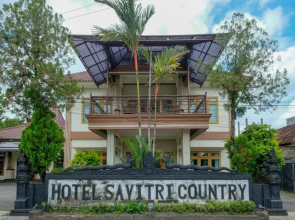 Hotel Savitri Country