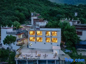 Danba Cangyungu Mountain House