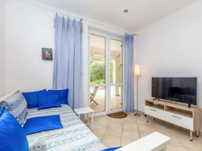 Apartment Karasi