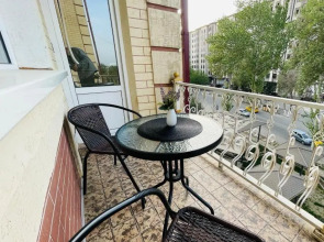 Yas Apartment