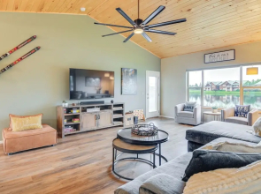 Modern Pagosa Springs Home w/ Deck on Village Lake