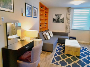 Excellent Location -Central Belfast - Parking - 4 Beds