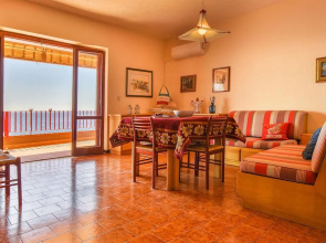 Stunning Apartment in Letojanni With Wifi and 2 Bedrooms