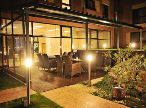 Melrose Apartments 2