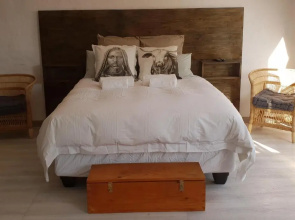 Emmaus Apartment