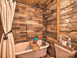 2 Mi to Choctaw Landing: 'western Daze' Cabin!