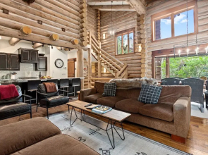 Pine Inn at Trail's End Lodge - Three Bedroom Residence with Den and Spa #5 3 Condo