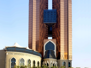 Bab Al Qasr Hotel
