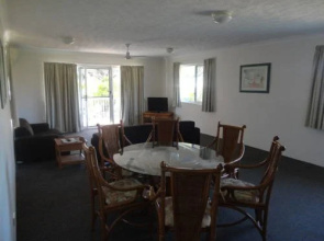 Regent Court Holiday Apartments
