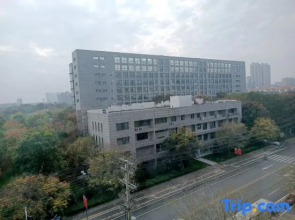 Yingshang Chinese Yiju No Man Homestay (Lvdu CBD Branch)