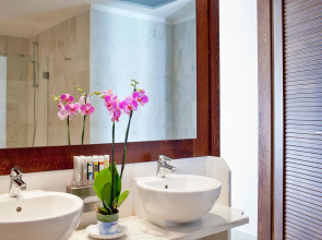 Kontokali Bay Resort & Spa