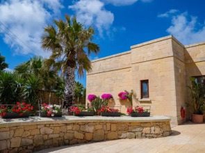 Villa Munqar 3 Bedroom Villa With Private Pool