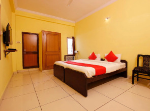 OYO 42129 Hotel Swiss Legrand