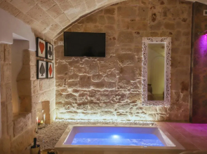 Suite 31 (Adults Only)