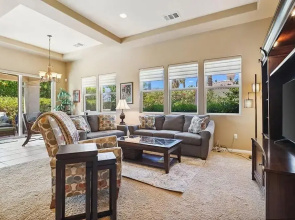 Stylish 2BR w Spa Patio