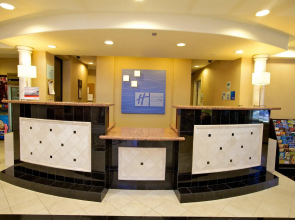 Holiday Inn Express & Suites Lathrop by IHG