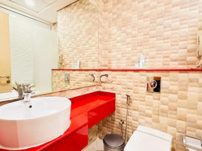 Отель Reflections Hotel