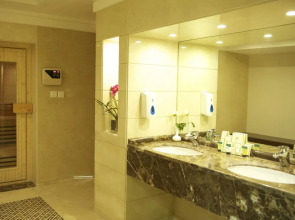 Отель Grand Belle Vue 