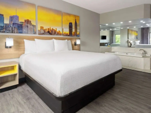 Days Inn & Suites Albany