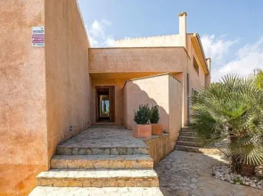 Casa Viñas - Fabulous Chalet With Pool and Close to the Beach. Free Wifi