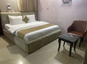 DOA Hotel and Suites
