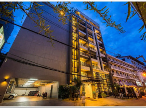 Sea Me Spring Too Hotel