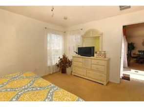 Fabulous 3 bed South Facing Pool and Great Privacy - 480