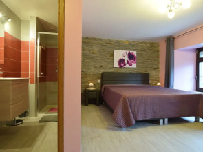 Pretty Cottage with 2 Bathrooms near Neufchateau