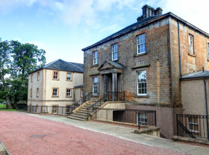 Knightsridge House Apartment