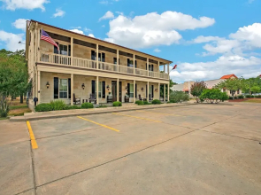 Luxury On Main St! Stunning Home in Heart of Fred!
