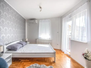 Stella Modern Apartment 2