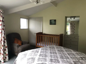 25 Chalet Crescent