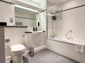 voco Oxford Spires by IHG