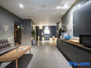 Daejeon Yuseong Top Cloud Hotel