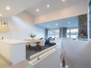 Lakefront Living - Exquisite Views - 4 Bedrooms