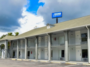 Days Inn by Wyndham Hardeeville Near Hilton Head