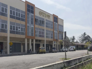 Oyo 44099 Tt Dorf Hotel