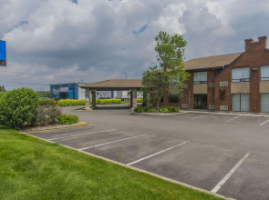 Comfort Inn Levis