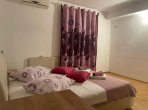 Holiday house Sandra - with pool : Makarska. Riviera Makarska