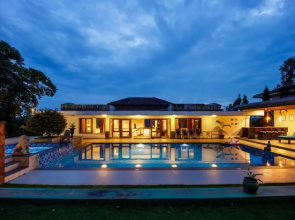 Stunning Hilltop 3BR Villa w Pool and River View