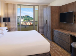 Embassy Suites by Hilton Waikiki Beach Walk