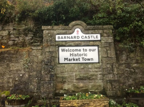 40 Newgate Barnard Castle - Central Location -Dog Friendly - Sleeps 7 - Wood Burner - Complimentary Logs & Wine - Smart TV