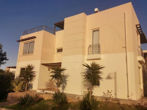 Turtle Bay Holiday - Sleeps 4, Pools & Sea View