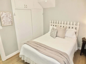 Steps to Beach & Alamitos Bay on LB Peninsula