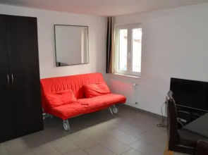 Swiss Star Guesthouse District 4