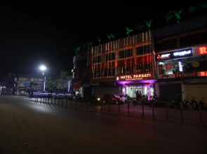 OYO 28631 Hotel Parbati International