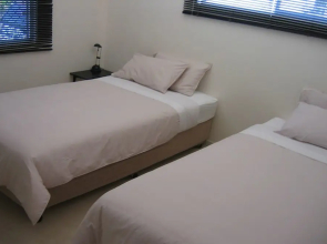Aztra Apartments