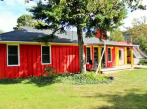 3 Bed Blue Mountain Cottage with Hot Tub